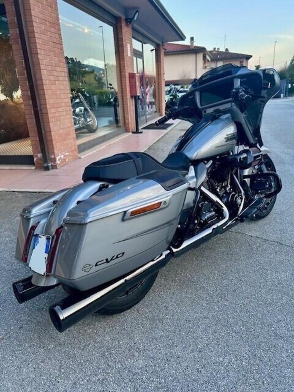 Harley-Davidson CVO Street Glide (2023) (4)