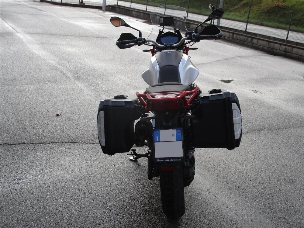 Moto Guzzi V85 TT Evocative Graphics (2019 - 20) (5)