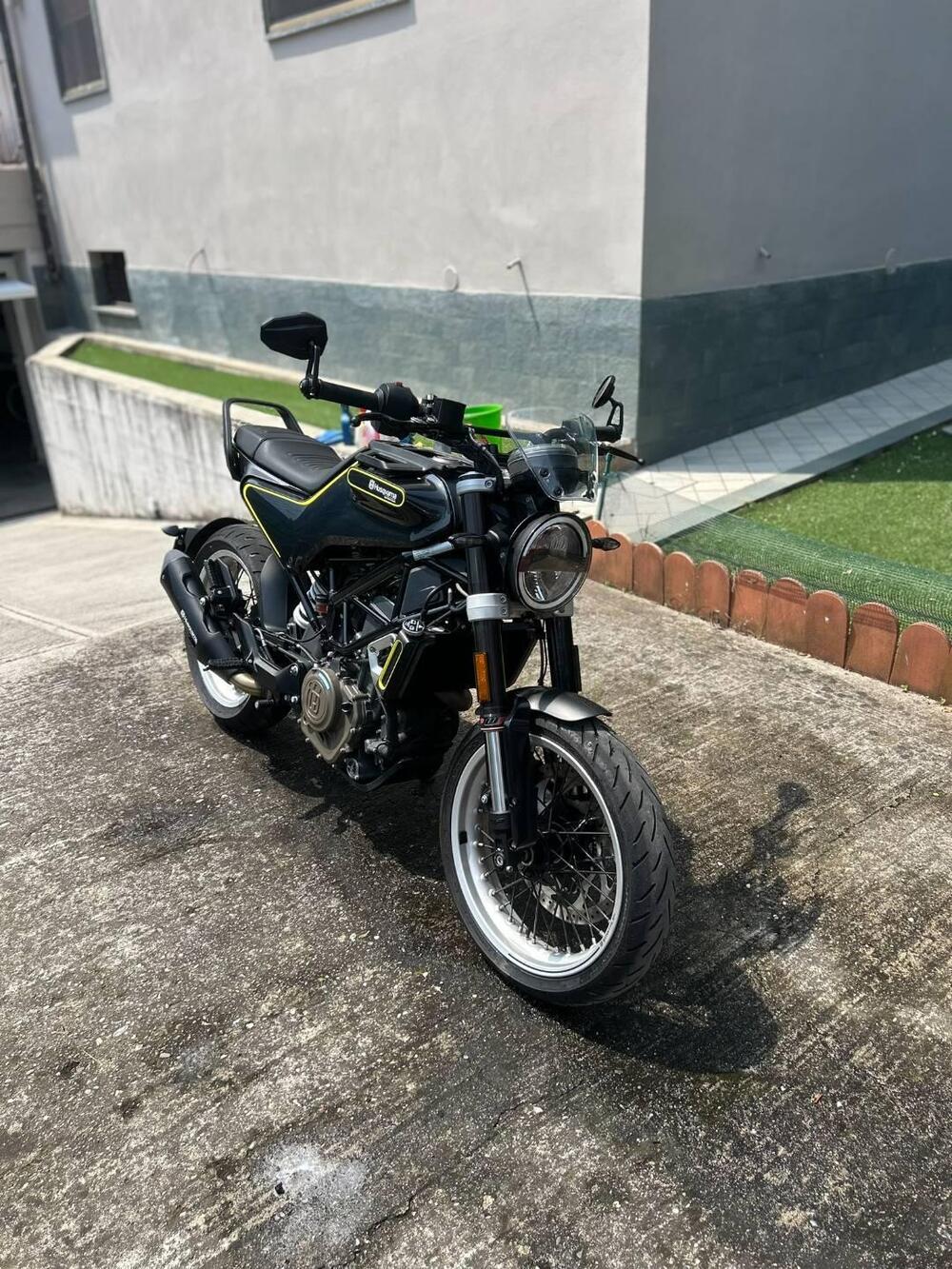 Husqvarna Svartpilen 401 (2018 - 19) (4)