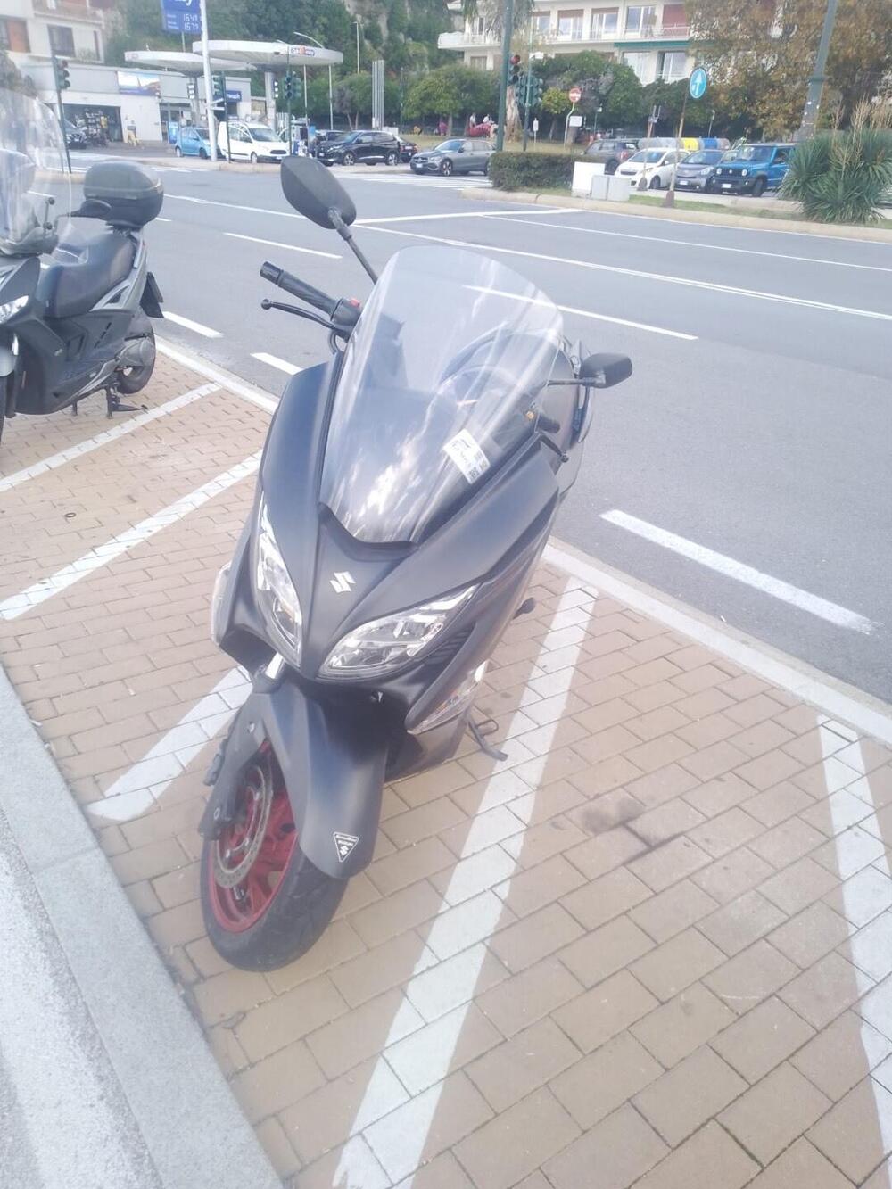 Suzuki Burgman AN 400 (2017 - 20) (2)