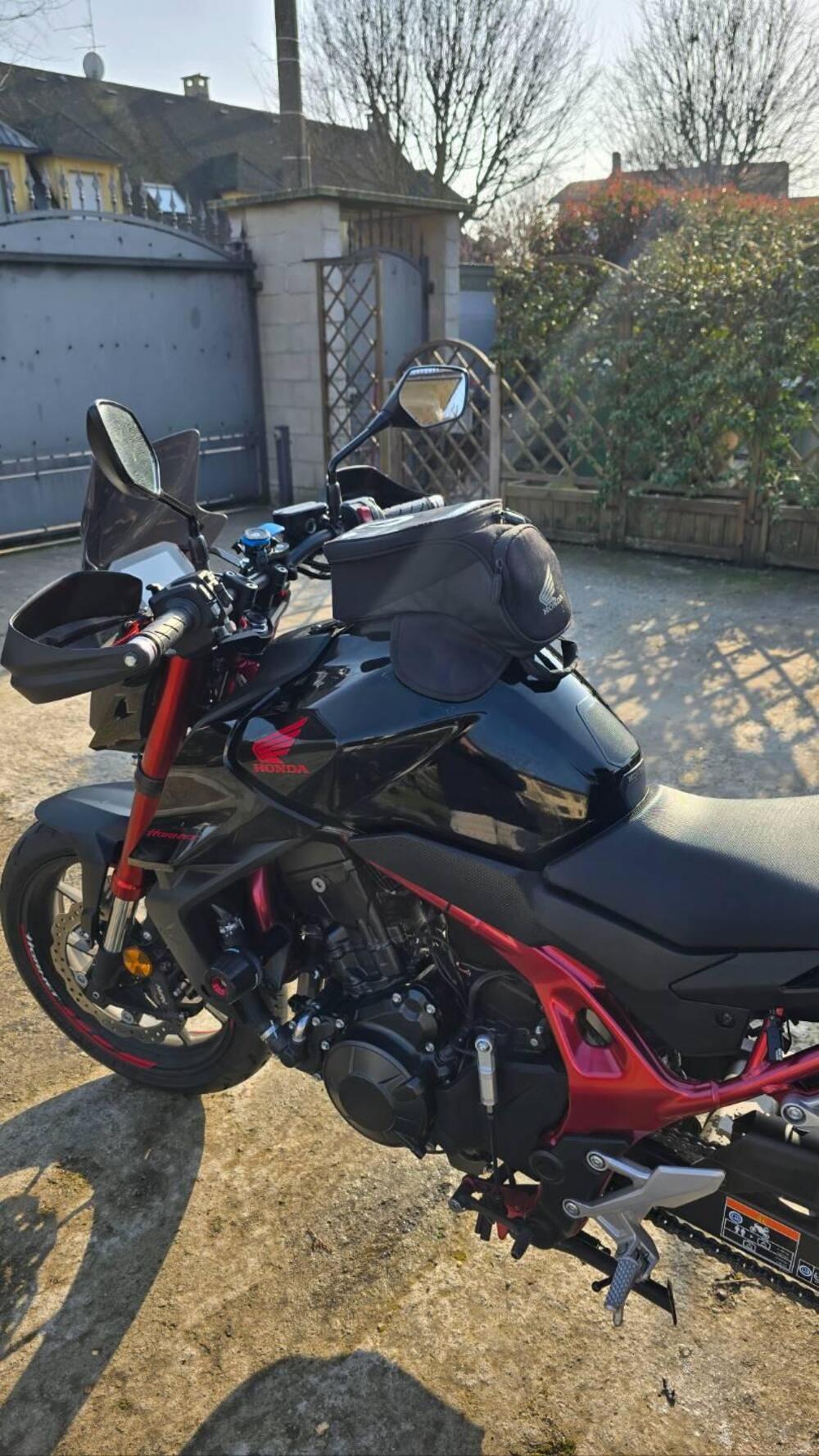 Honda CB 750 Hornet (2023 - 24) (4)