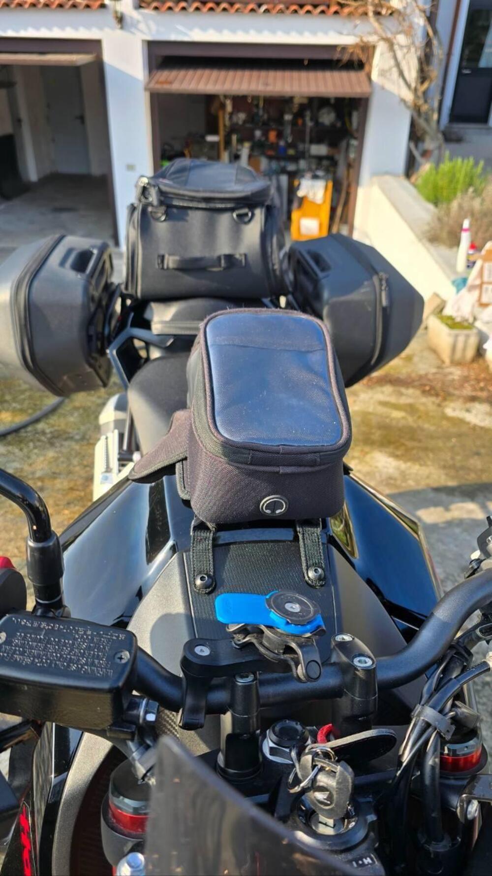 Honda CB 750 Hornet (2023 - 24) (5)