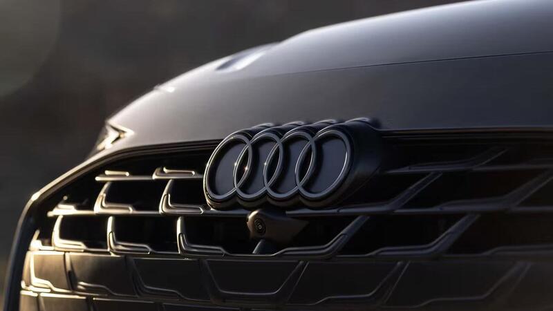 Audi frena sull&rsquo;elettrico: i motori a benzina avranno ancora un futuro dopo il 2030