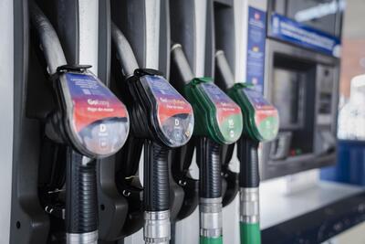 Benzina e gasolio, prezzi anomali alla pompa: la Guardia di Finanza indaga su due grandi compagnie