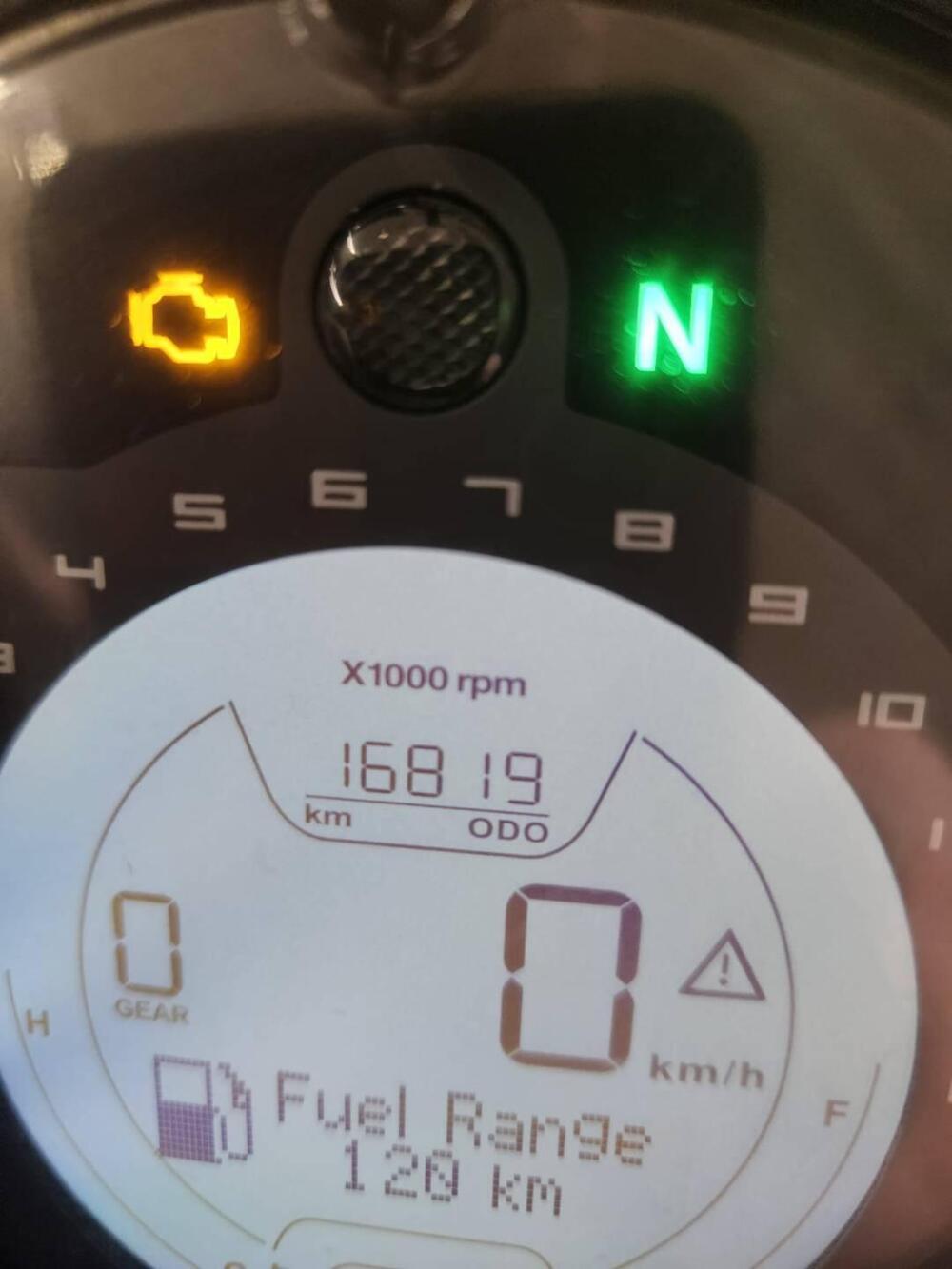 Husqvarna Svartpilen 401 (2024 - 26) (5)