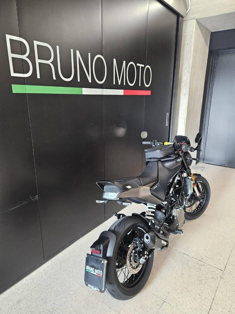 Husqvarna Svartpilen 401 (2024 - 26) (7)