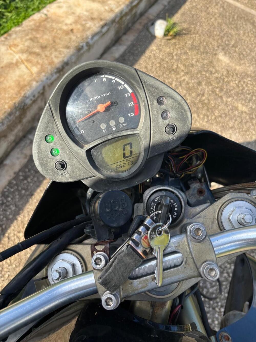 Kawasaki ER-6N (2005 - 08) (4)