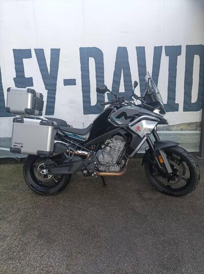 CFMOTO 800MT Touring (2022 - 26) usata