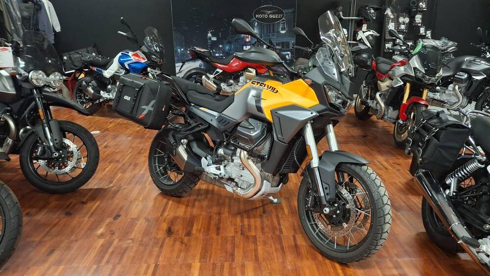 Moto Guzzi Stelvio (2024 - 26) (2)