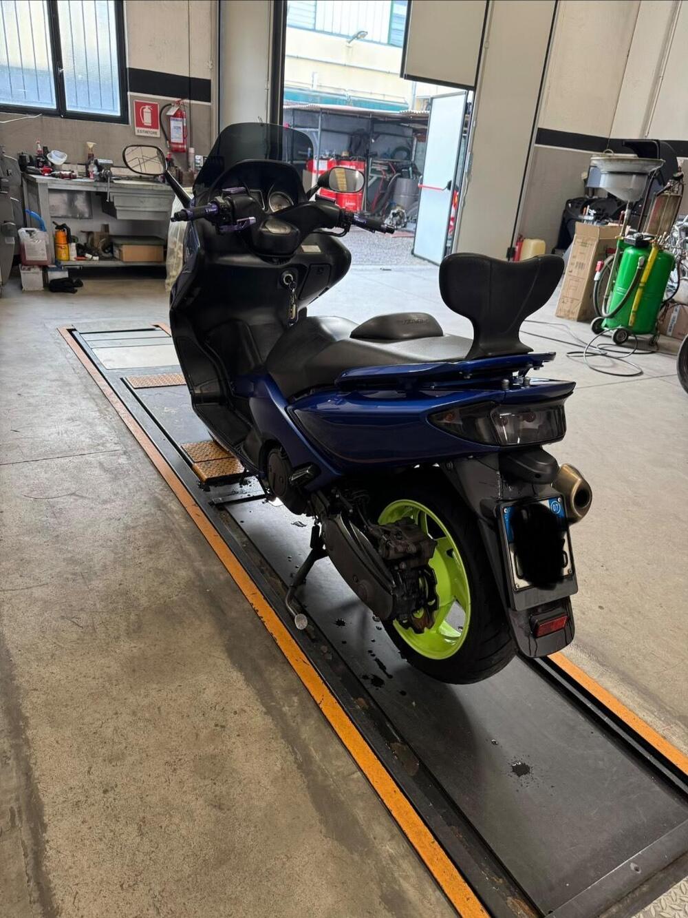 Yamaha T-Max 500 (2004 - 07) (4)