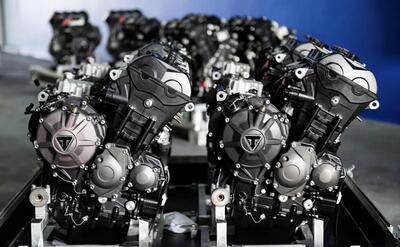 Triumph accelera sulla sostenibilit&agrave;: test con carburanti 100% non fossili in Moto2