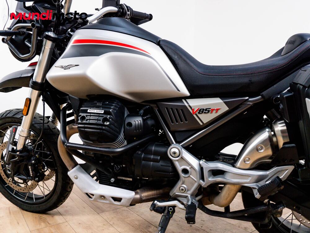 Moto Guzzi V85 TT Travel (2024 - 26) (10)