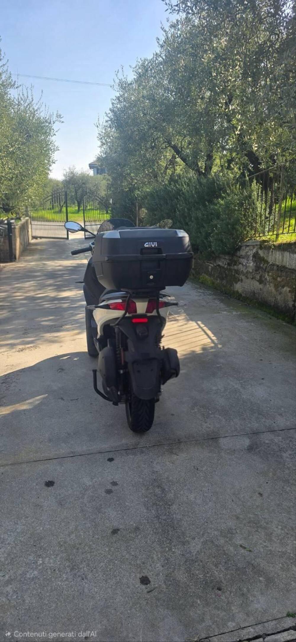 Piaggio MP3 300 ABS Hpe (2021 - 24) (3)