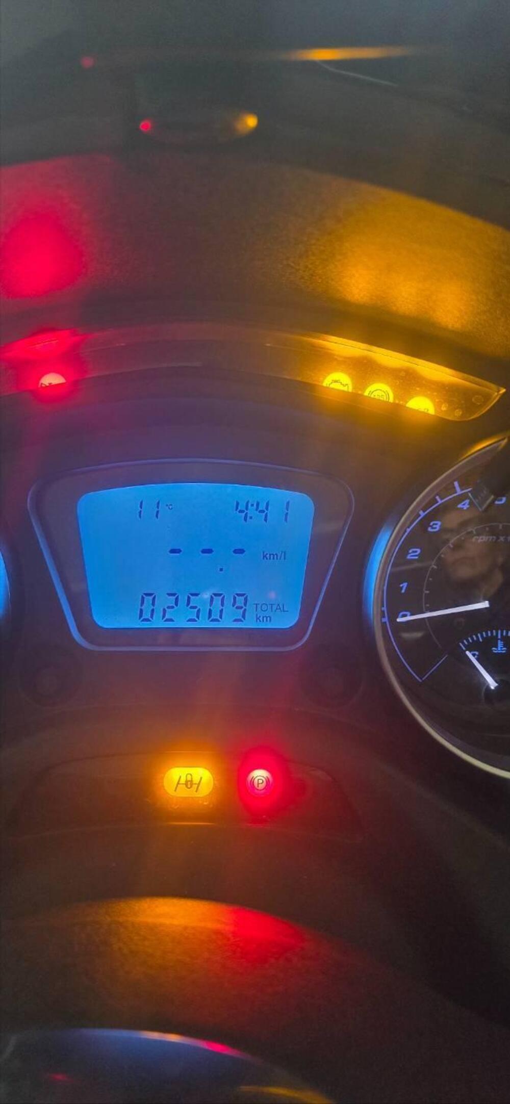 Piaggio MP3 300 ABS Hpe (2021 - 24) (7)