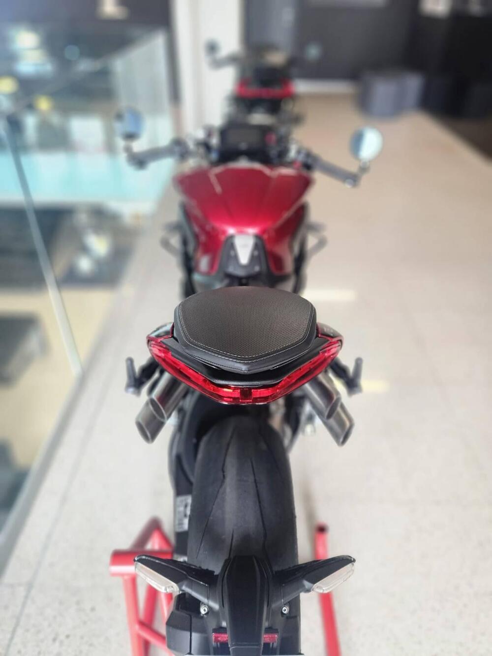 MV Agusta Brutale 1000 RR (2021 - 25) (4)