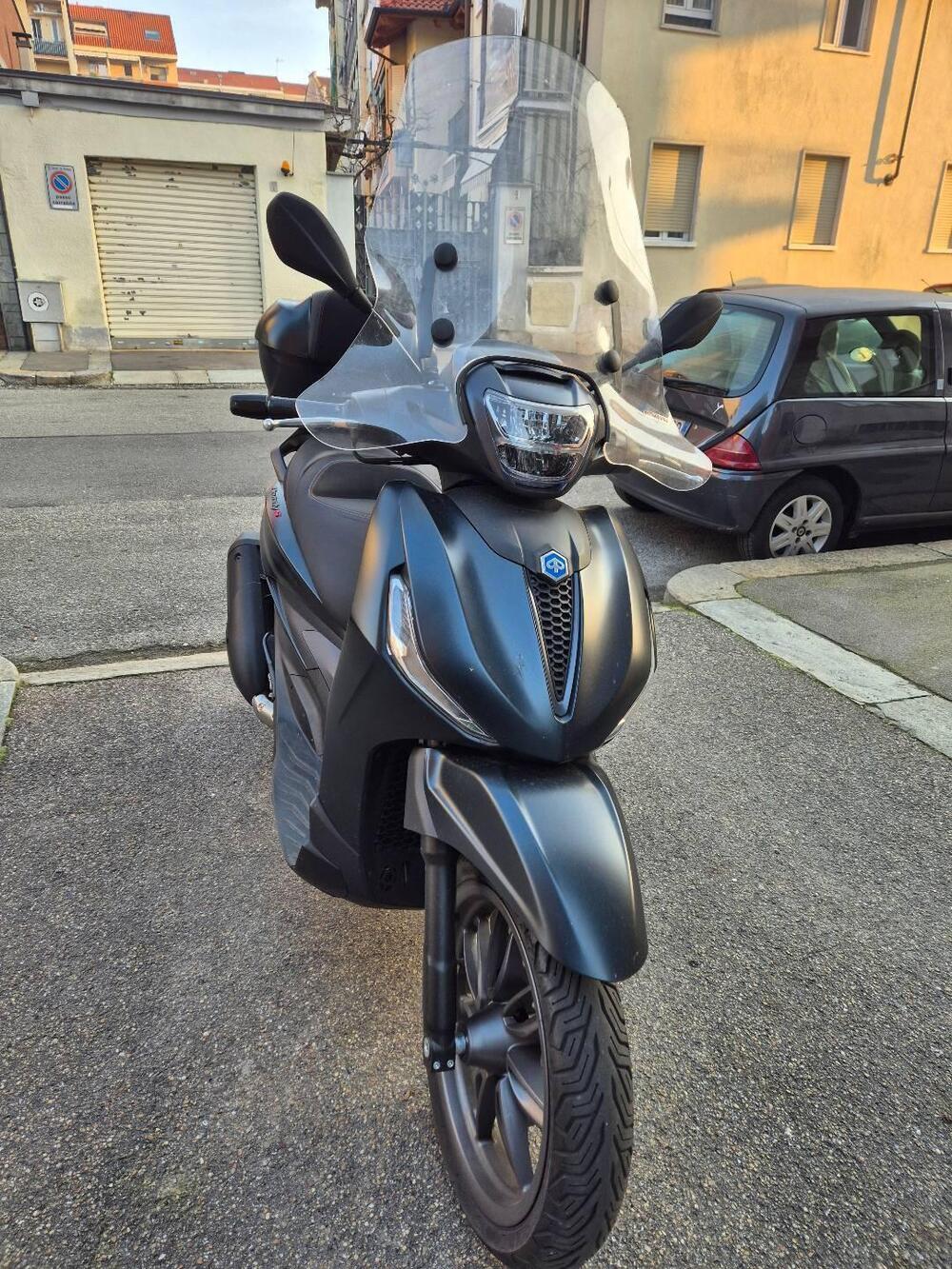 Piaggio Beverly 300 S (2021) (2)