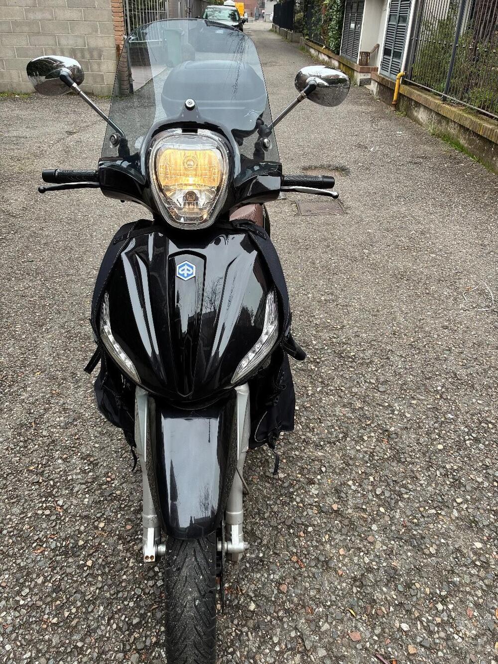 Piaggio Beverly 300 i.e. (2010 - 16) (2)