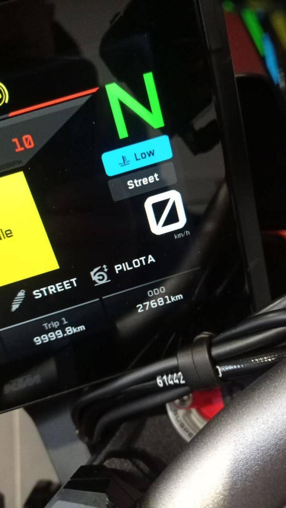 KTM 1290 Super Duke GT (2022 - 25) (4)