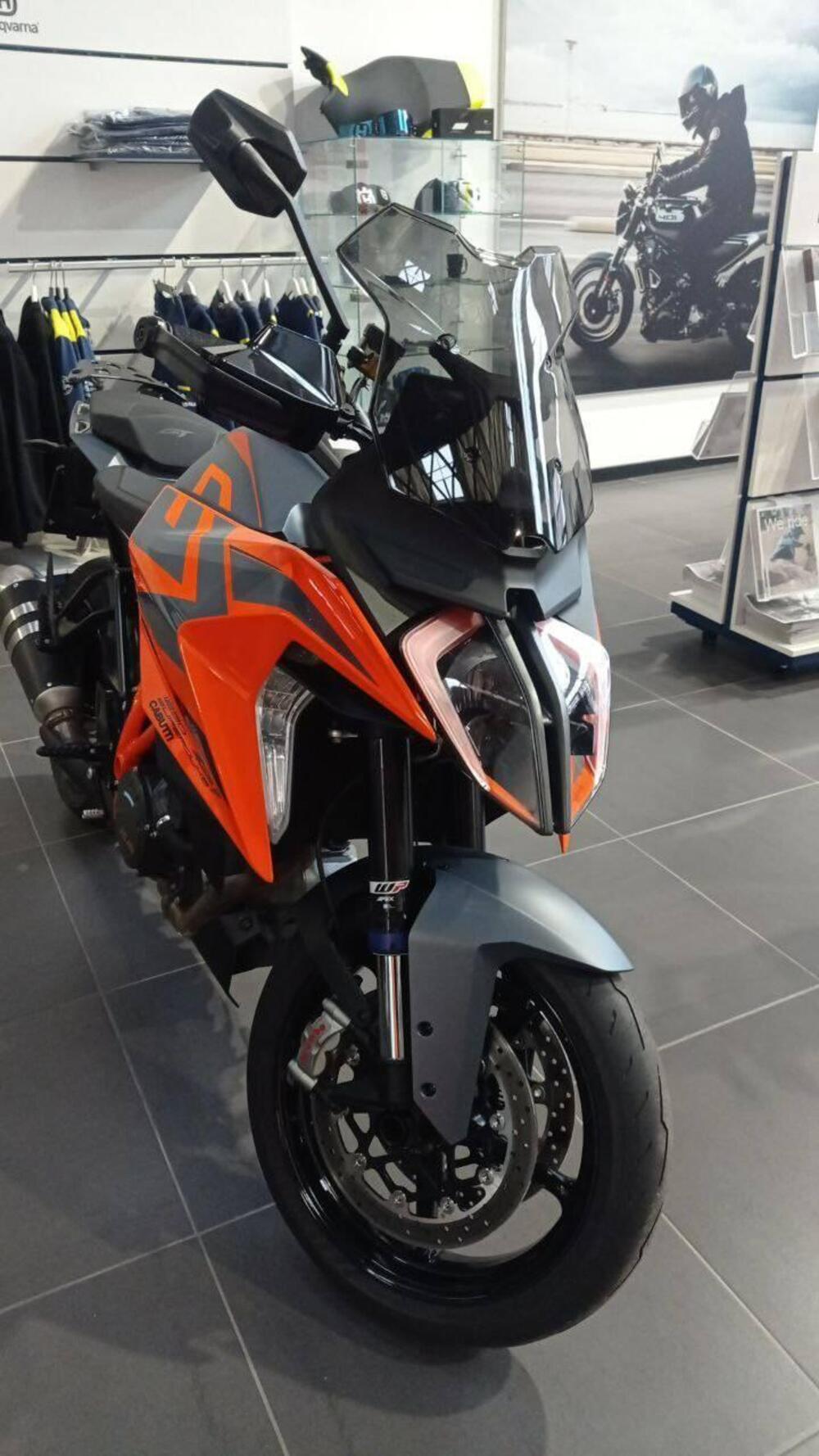 KTM 1290 Super Duke GT (2022 - 25) (2)