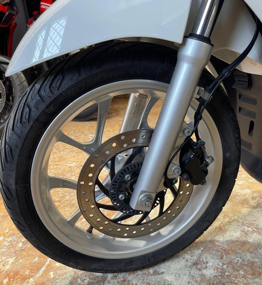 Piaggio Medley 125 ABS (2021 - 24) (10)