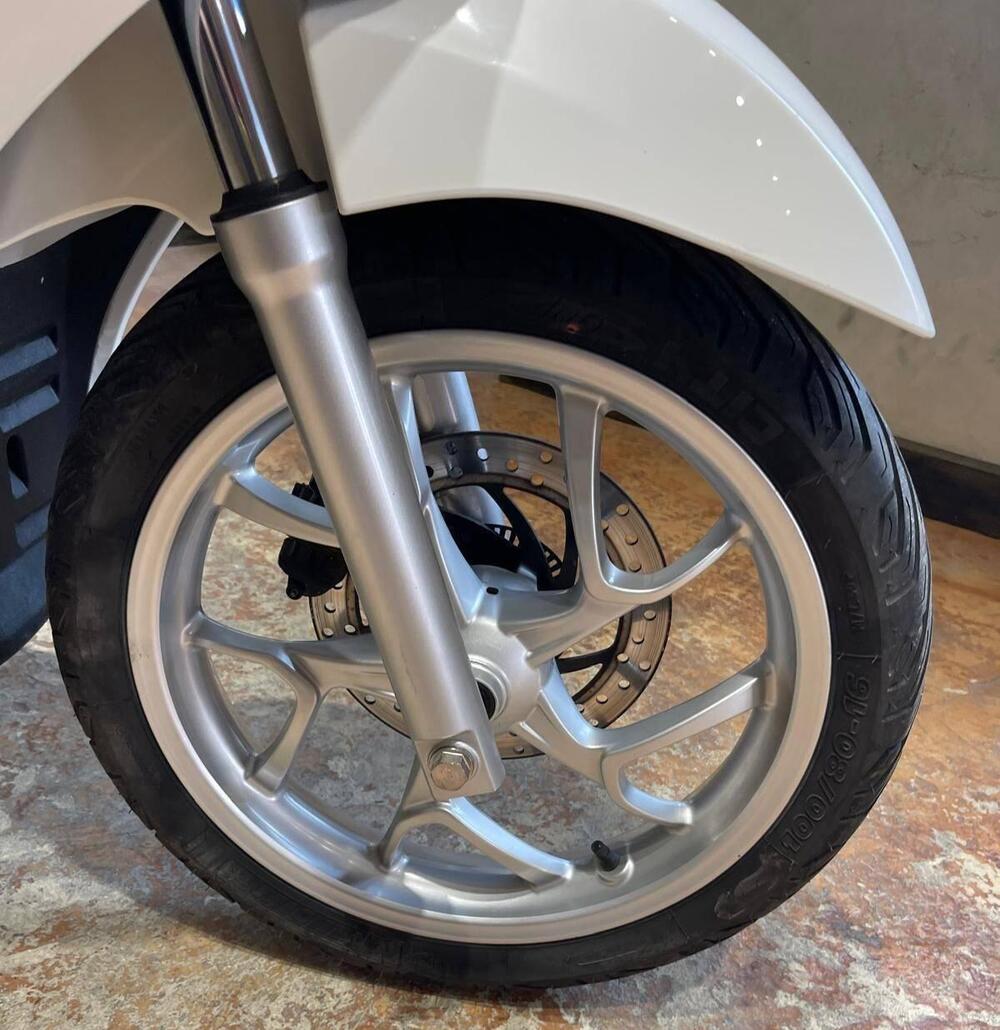 Piaggio Medley 125 ABS (2021 - 24) (13)