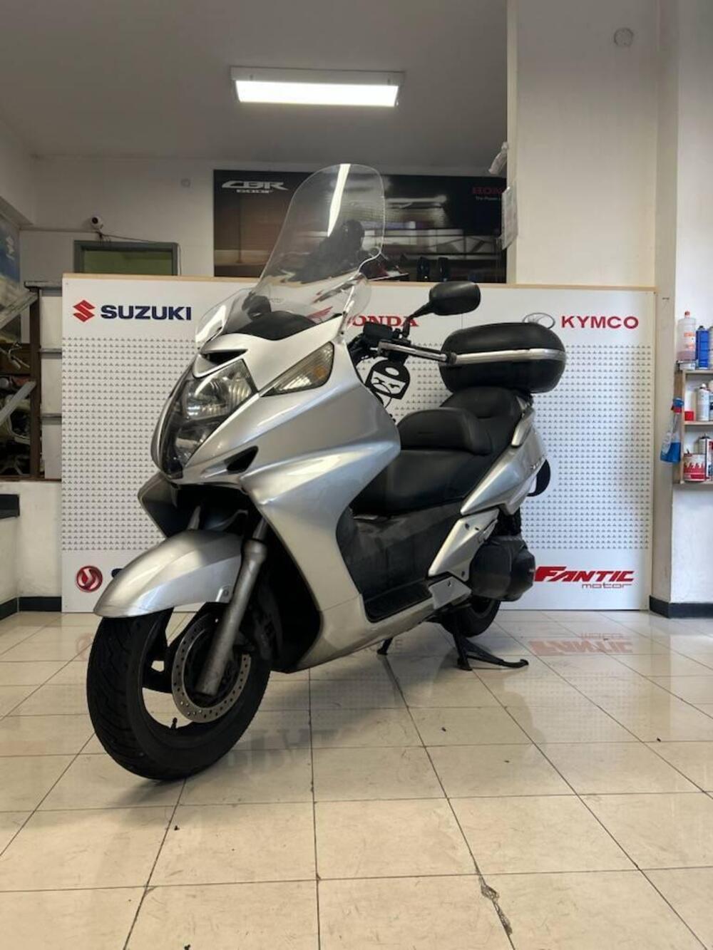 Honda Silver Wing 600 (2001 - 05) (3)