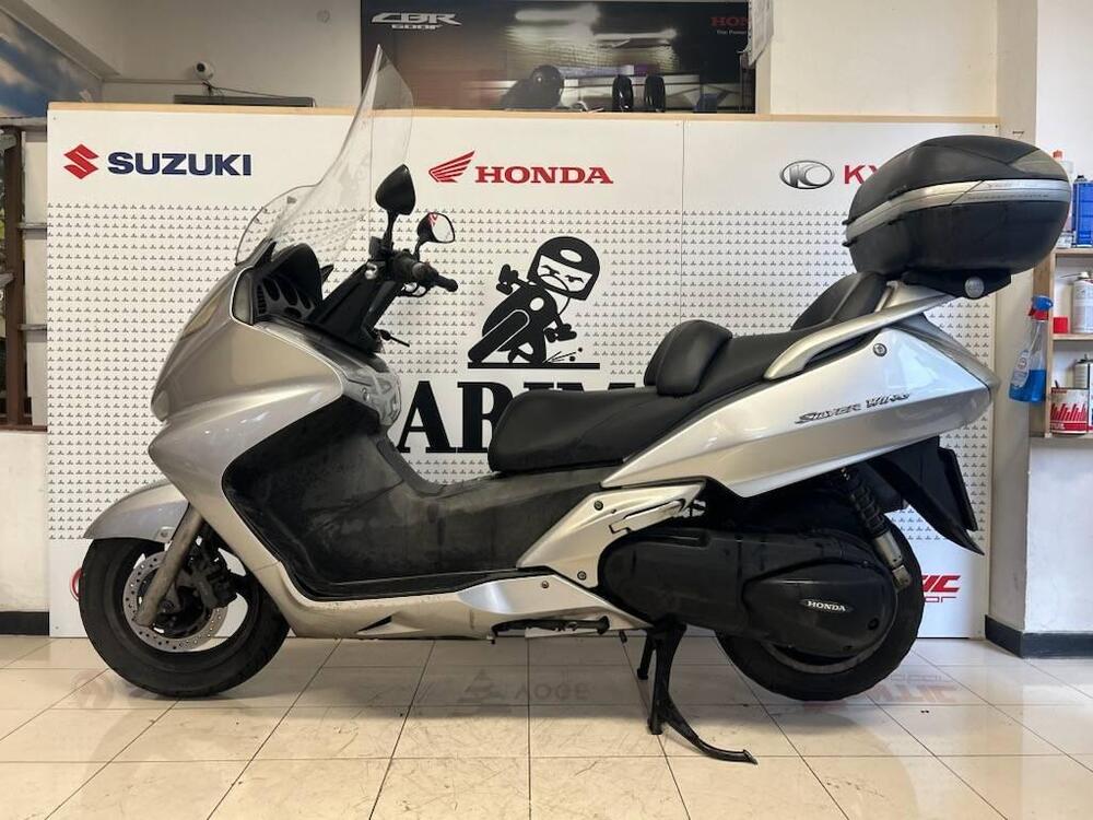 Honda Silver Wing 600 (2001 - 05) (4)