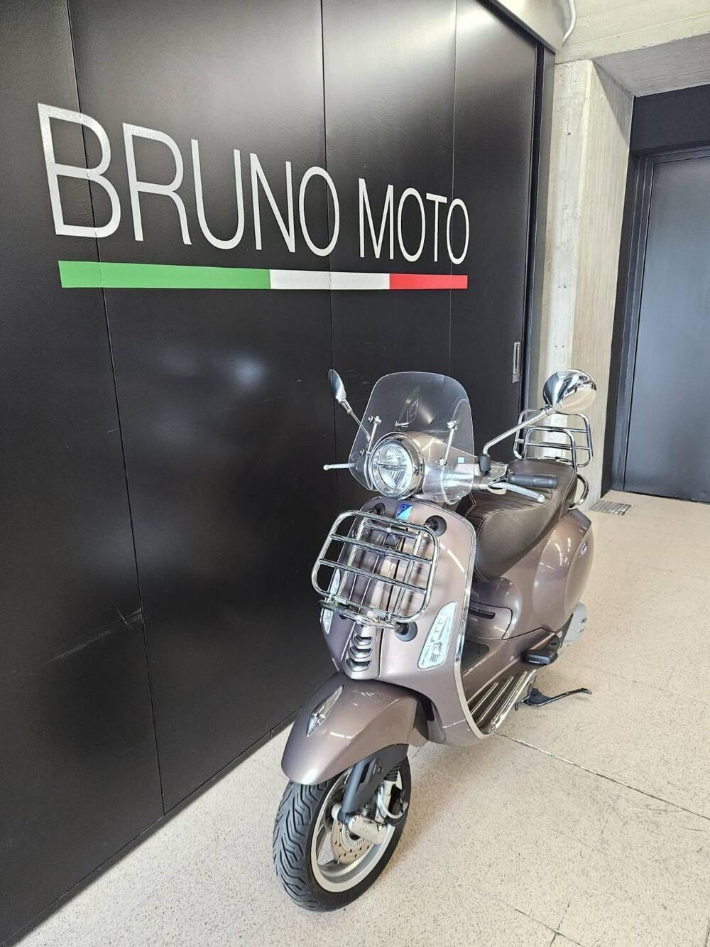 Vespa Primavera 150 3V ie Touring (2018 - 19) (2)