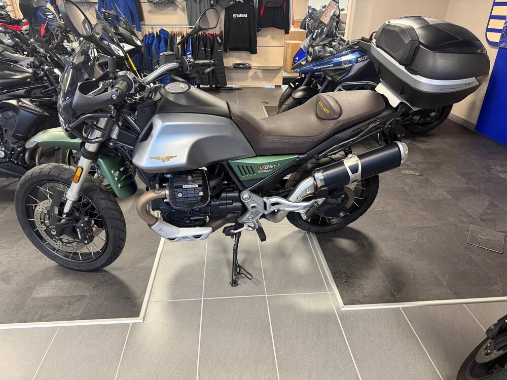 Moto Guzzi V85 TT Centenario (2021 - 22) (4)