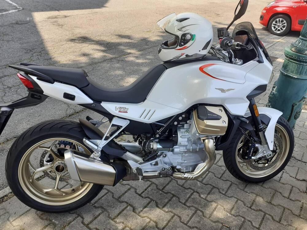 Moto Guzzi V100 Mandello (2022 - 24) (2)