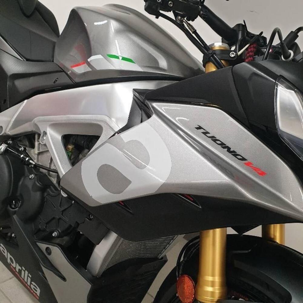 Aprilia Tuono V4 (2021 - 24) (7)