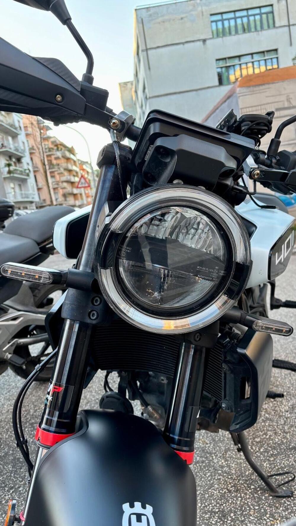 Husqvarna Vitpilen 401 (2024 - 26) (4)