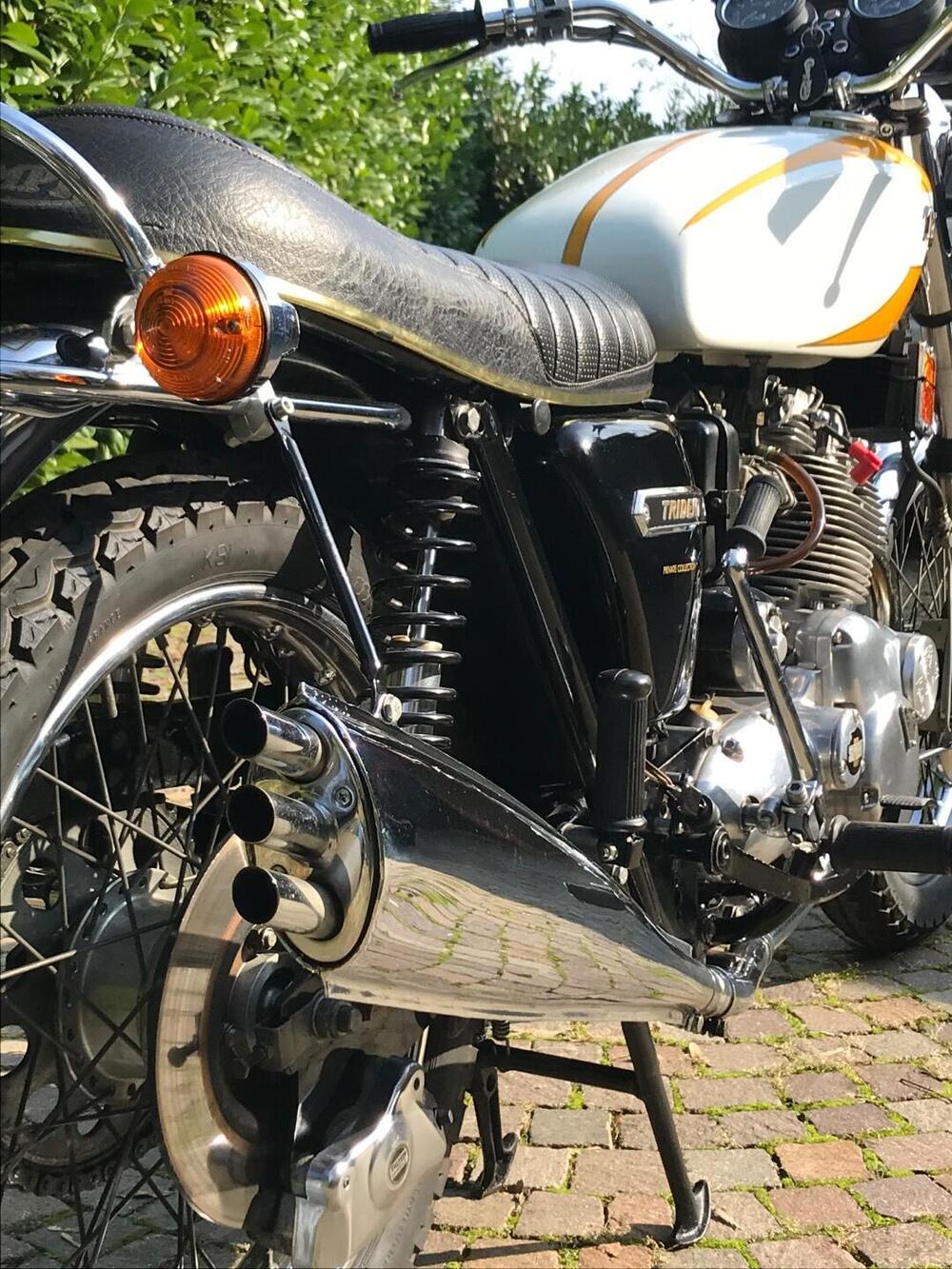 Triumph Trident T160 (8)
