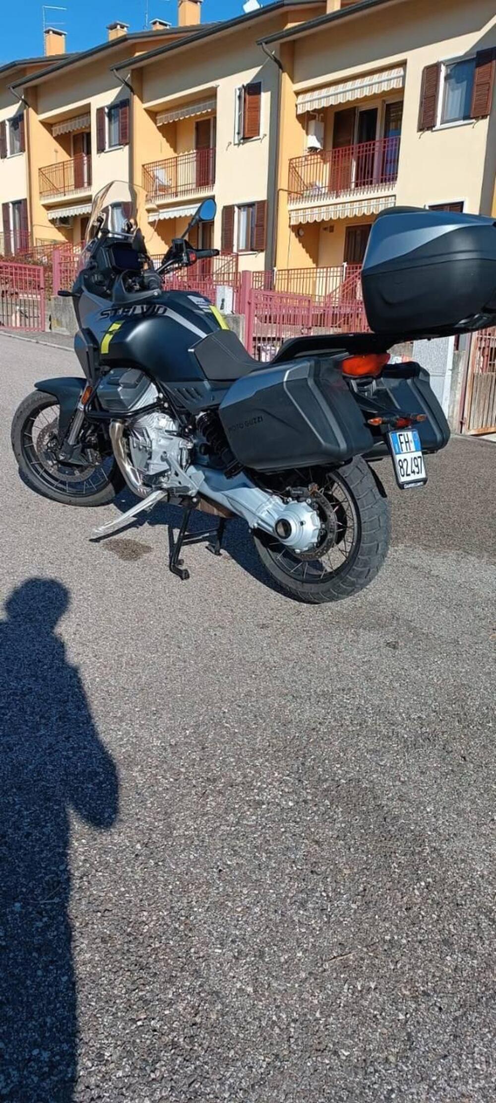 Moto Guzzi Stelvio (2024 - 26) (5)