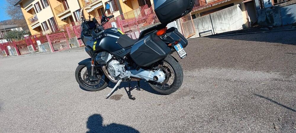 Moto Guzzi Stelvio (2024 - 26) (6)