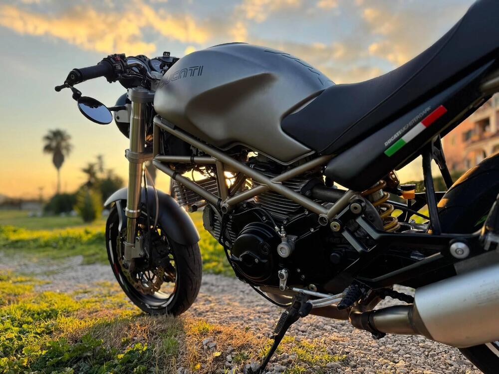Ducati Monster 750 Dark (1999 - 02) (4)