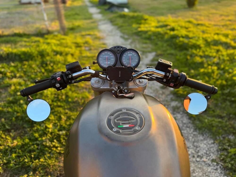 Ducati Monster 750 Dark (1999 - 02) (7)