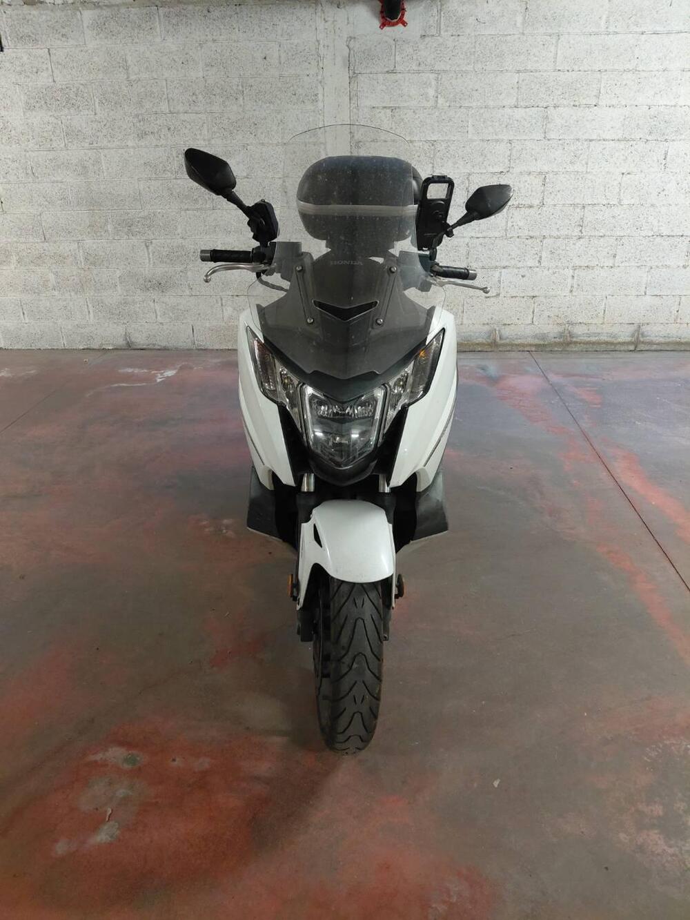 Honda Integra 750 DCT Sport (2017) (2)