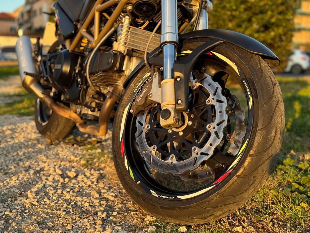 Ducati Monster 750 Dark (1999 - 02) (10)