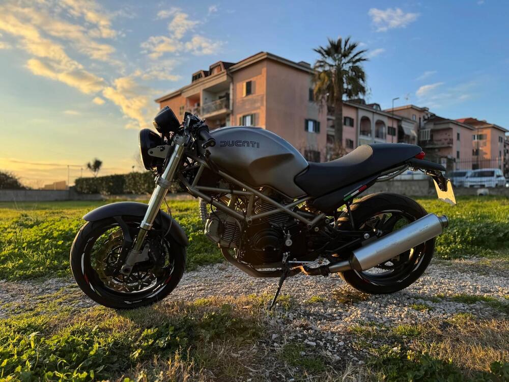 Ducati Monster 750 Dark (1999 - 02) (6)