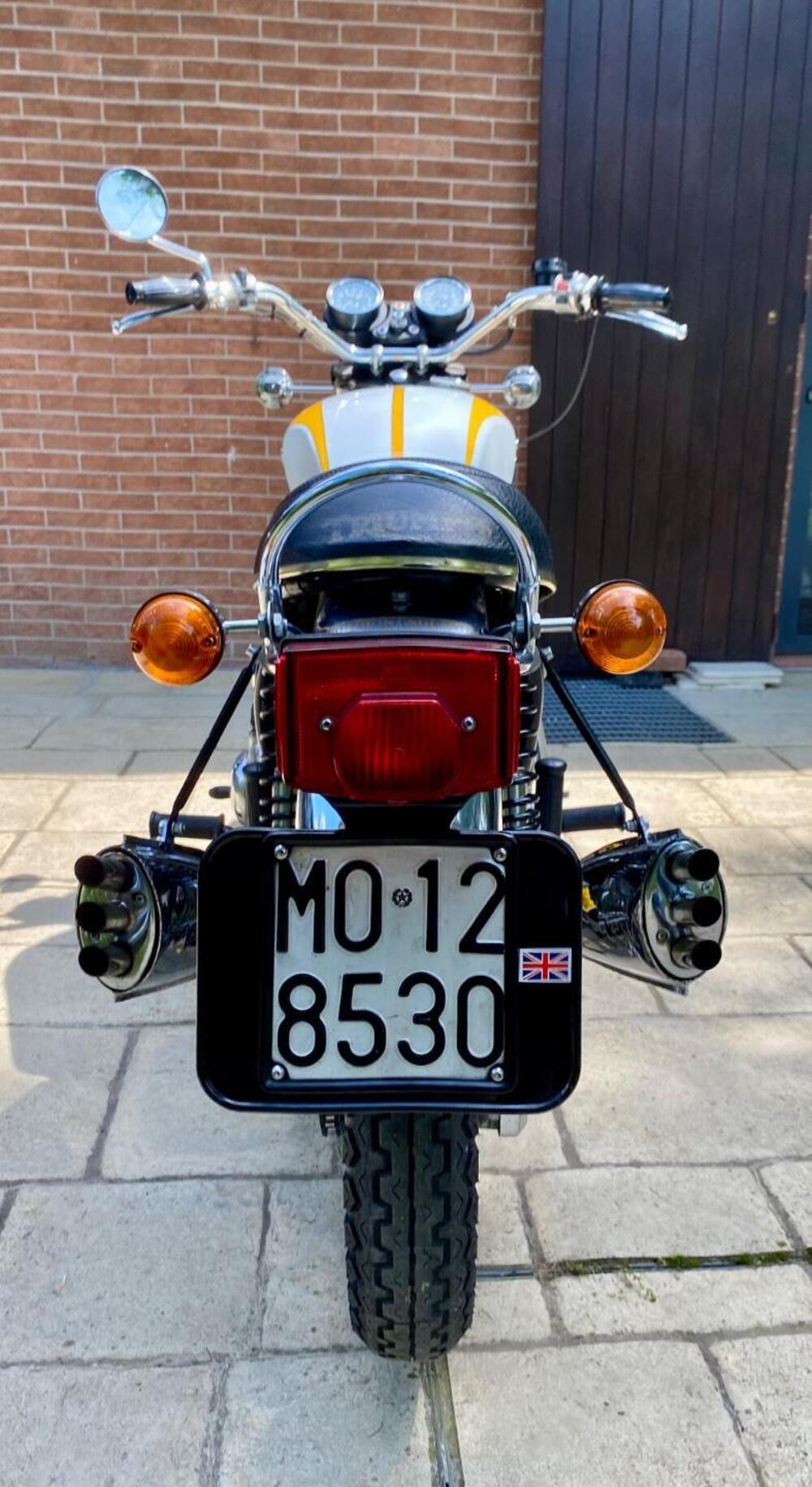 Triumph Trident T160 (12)