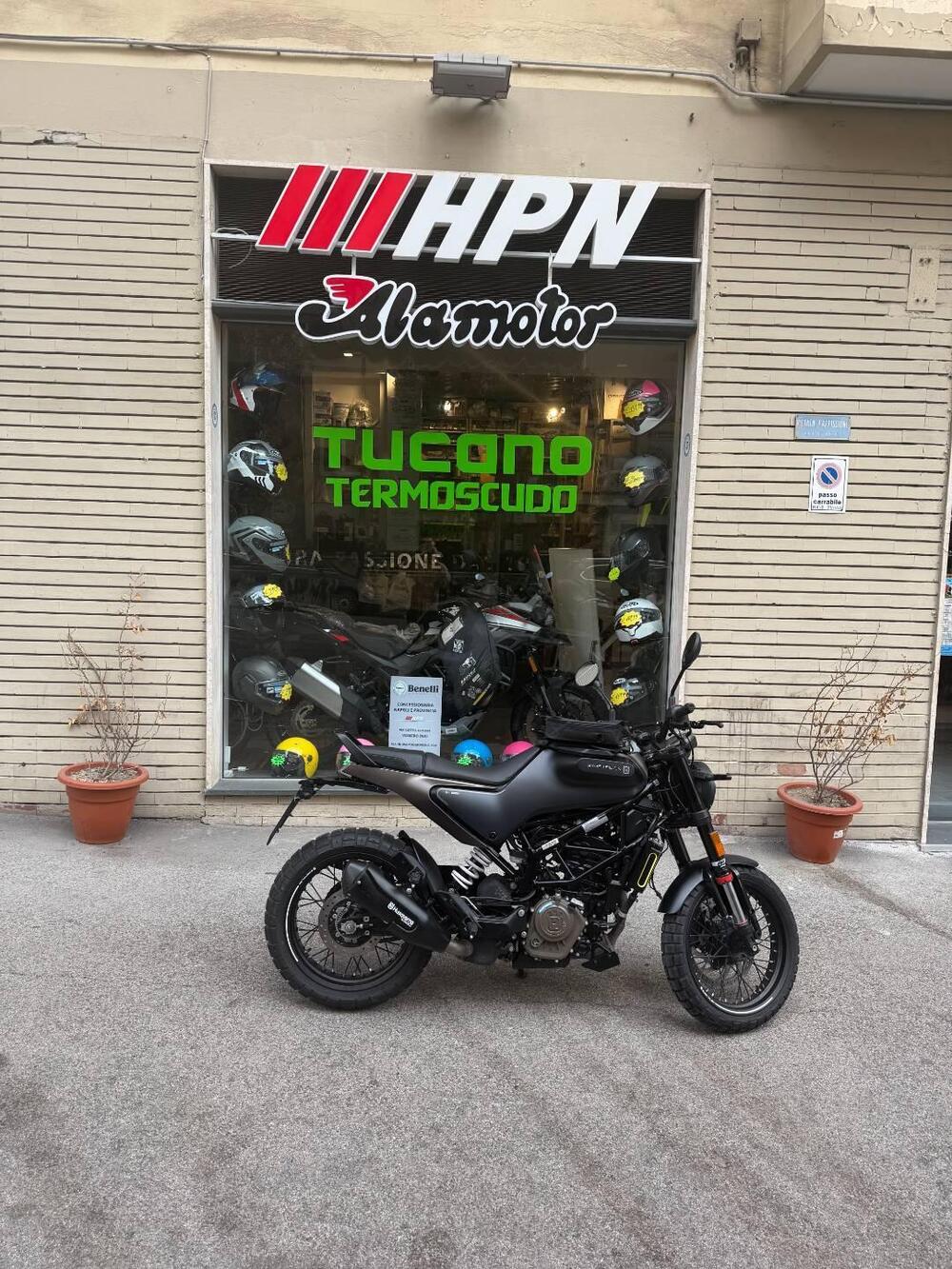 Husqvarna Svartpilen 125 (2021 - 23) (2)