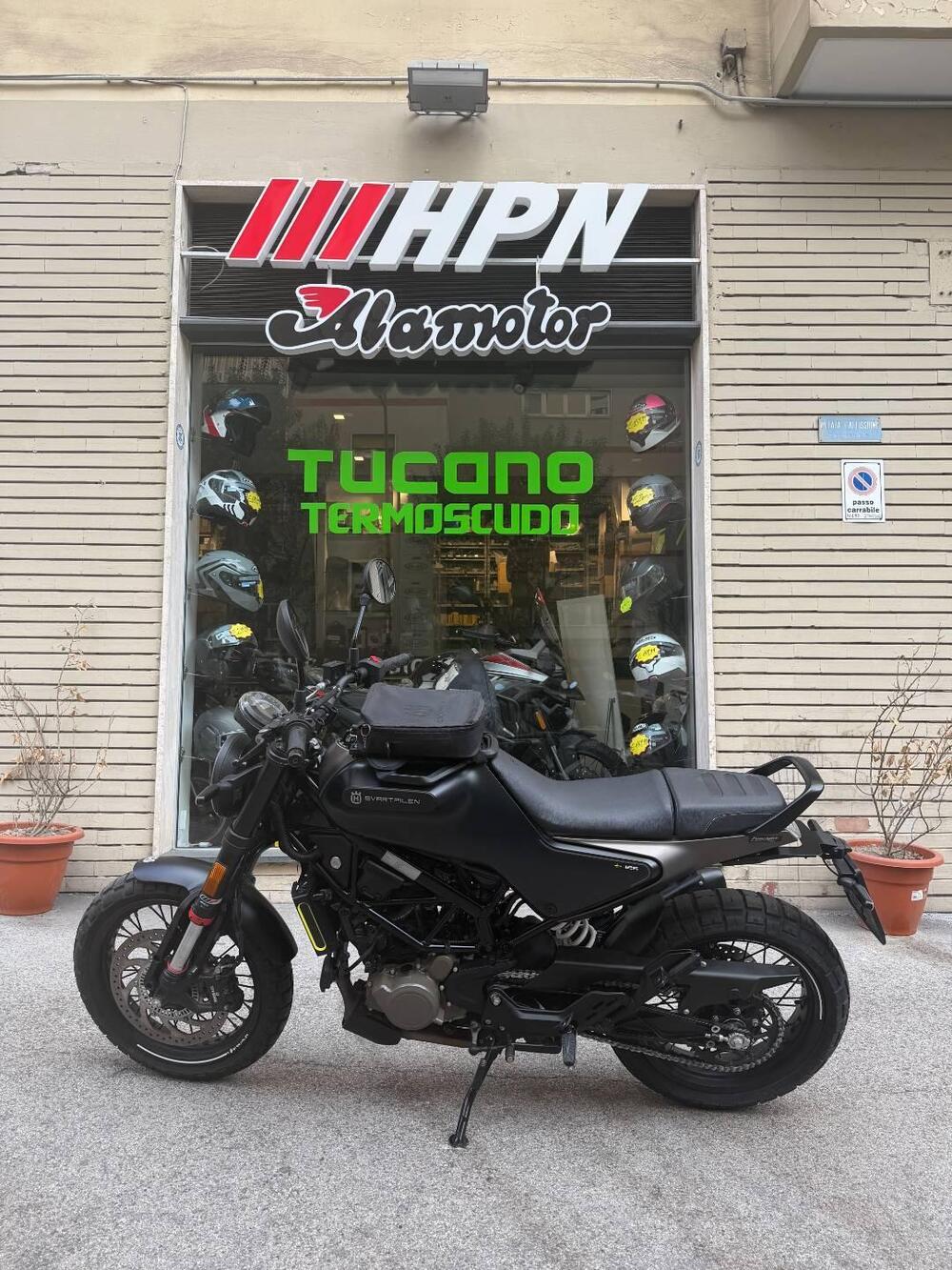 Husqvarna Svartpilen 125 (2021 - 23) (3)