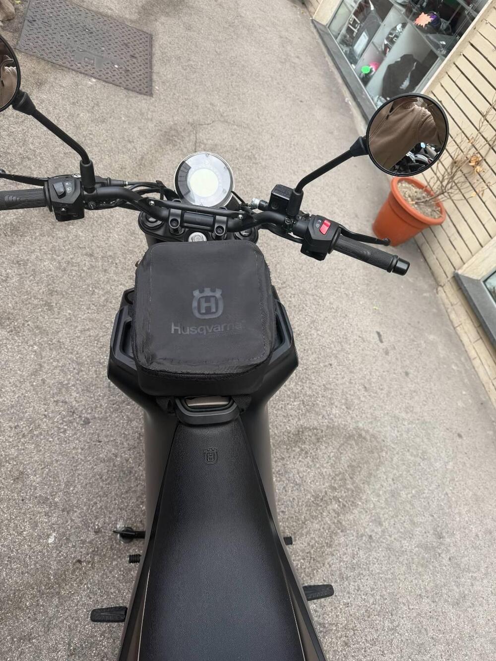 Husqvarna Svartpilen 125 (2021 - 23) (7)