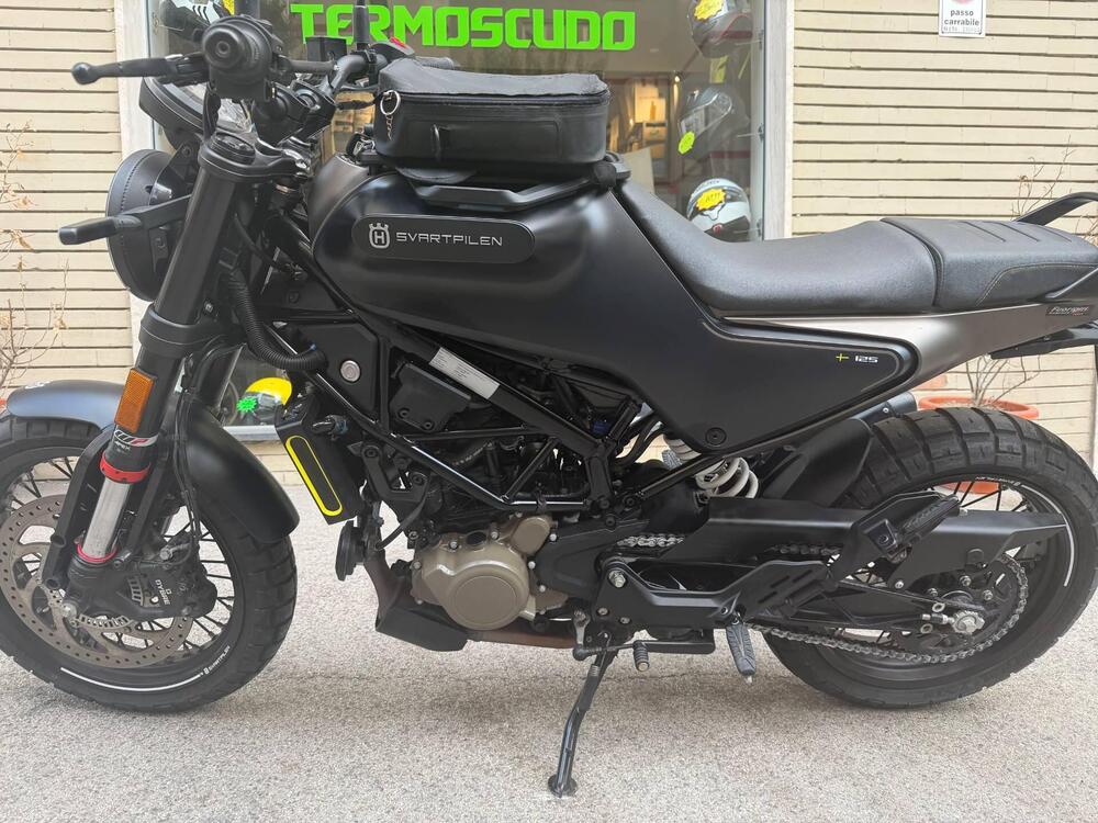 Husqvarna Svartpilen 125 (2021 - 23) (8)