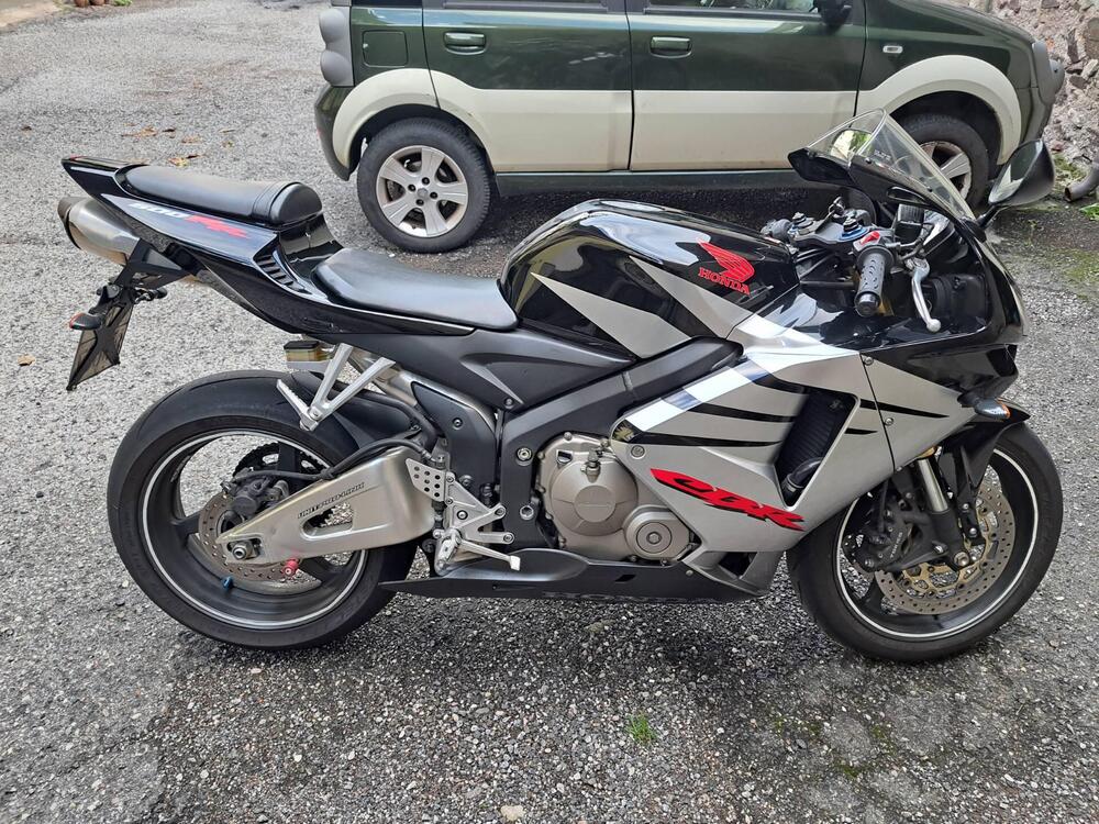 Honda CBR 600 RR (2005 - 06) (4)