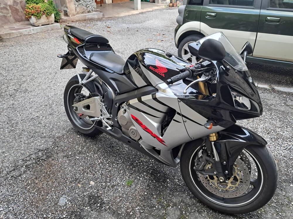 Honda CBR 600 RR (2005 - 06) (5)