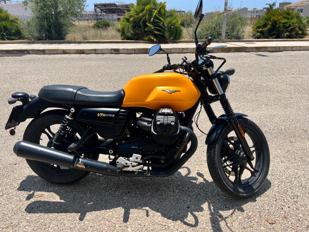 Moto Guzzi V7 III Racer (2017 - 20) (8)