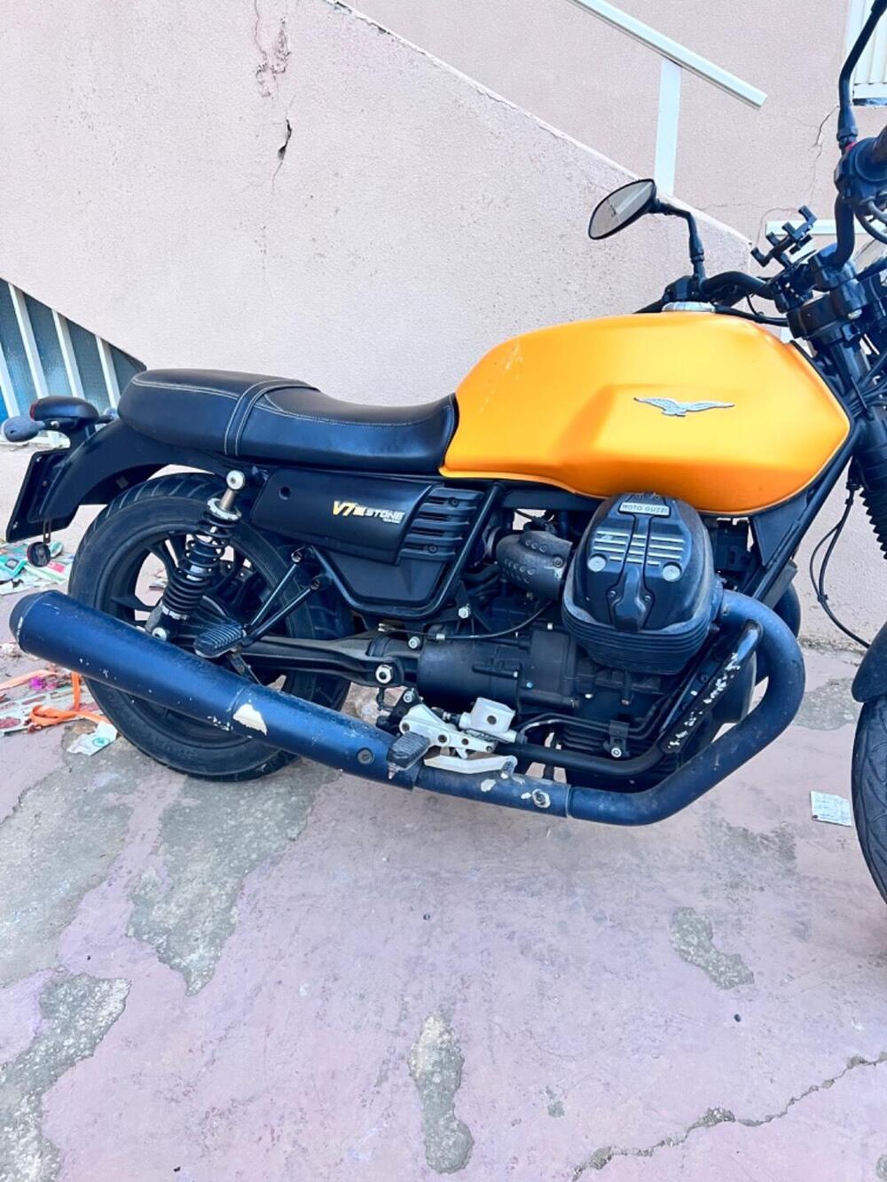 Moto Guzzi V7 III Racer (2017 - 20) (11)