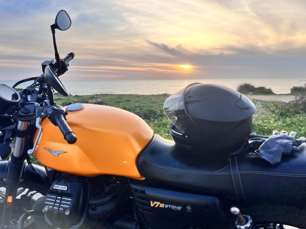 Moto Guzzi V7 III Racer (2017 - 20) (12)